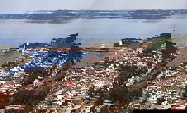Levanger sentrum 1965. Foto: Fjellanger Widerøe / Levanger fotomuseum