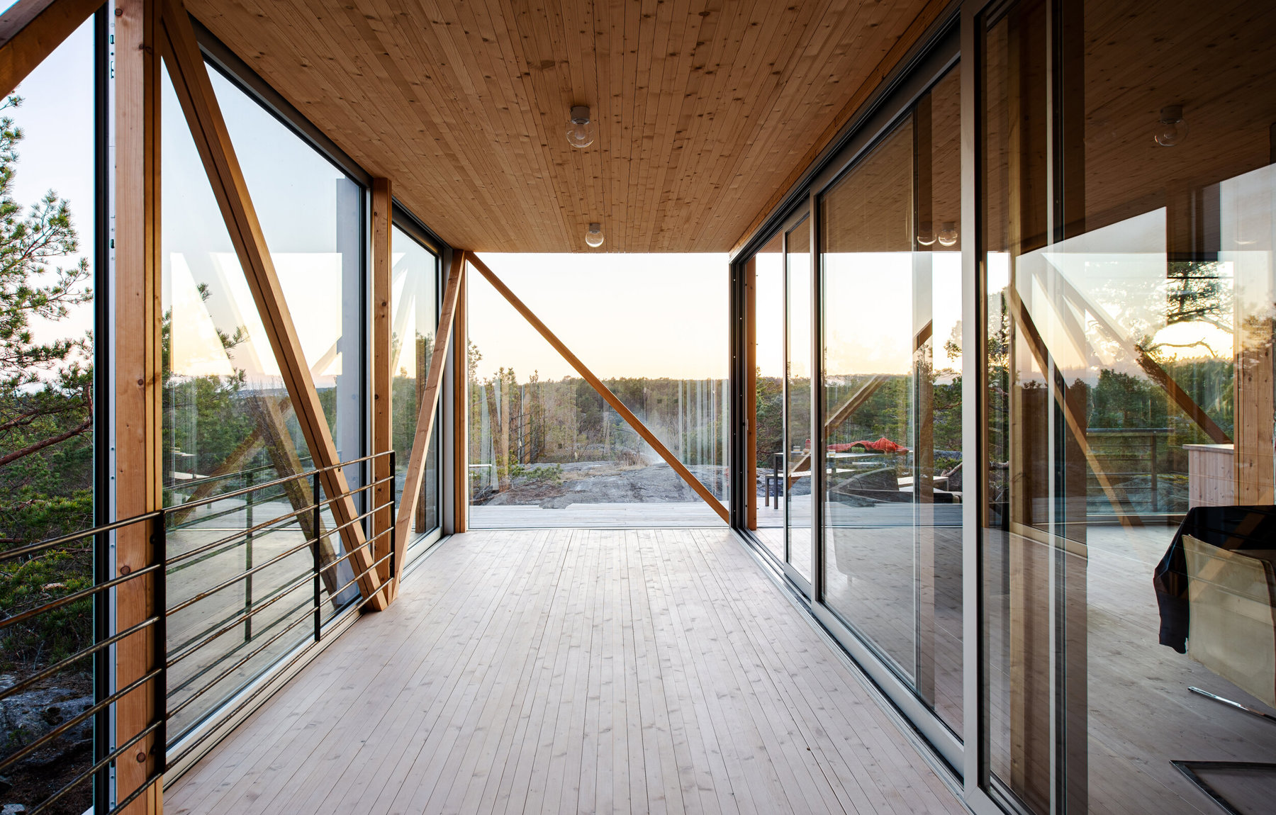 36-column cabin, Risør av Stiv Kuling Foto: Jonas Adolfsen